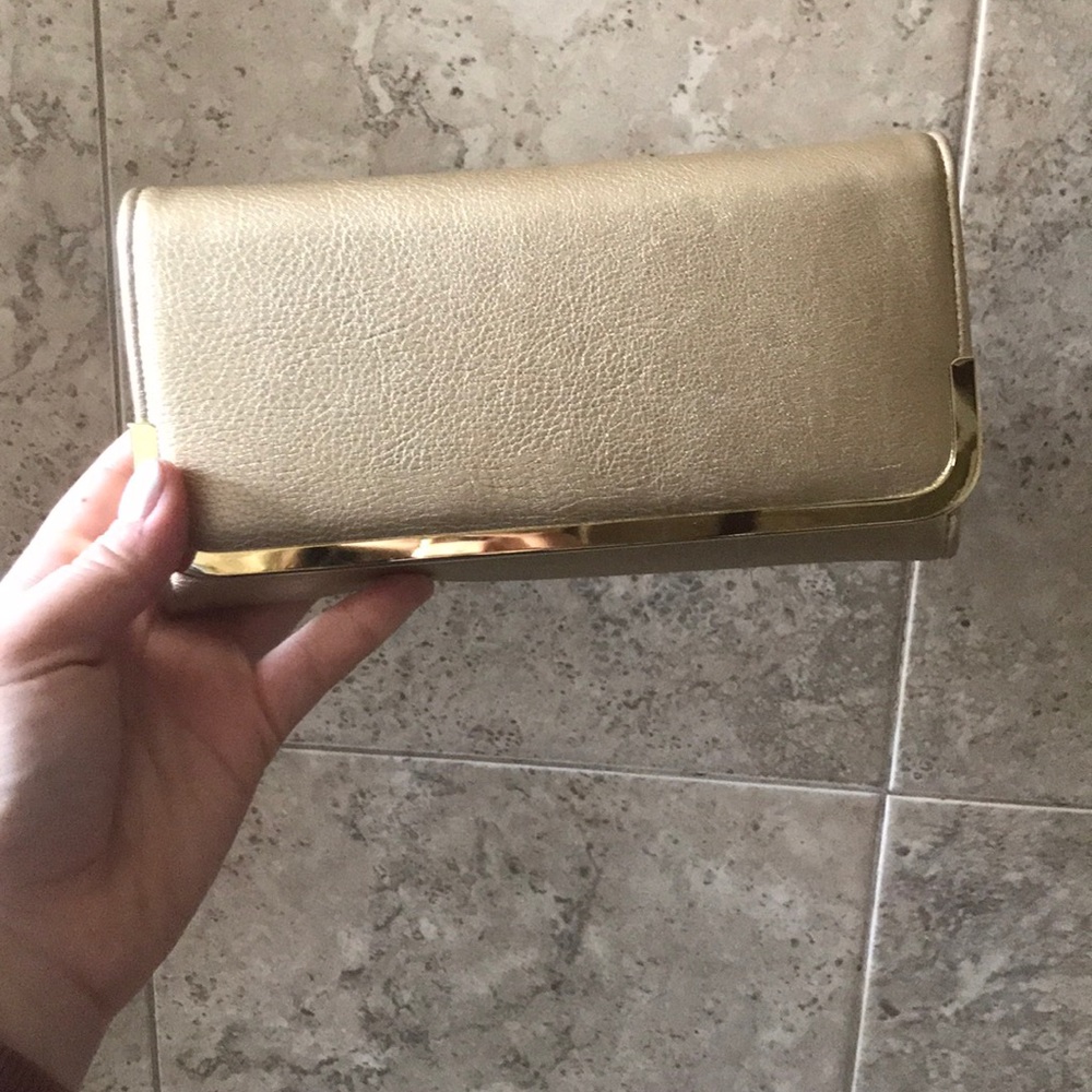 Gold clutch